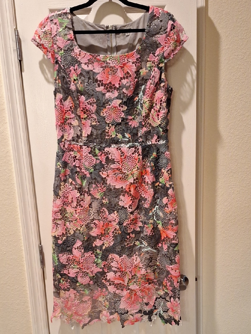 J. Peterman - Gray Pink Green Floral Lace Dress - Midi Length - Cap Sleeve - 12